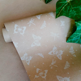 Papier pakowy z motywem motyla ważki